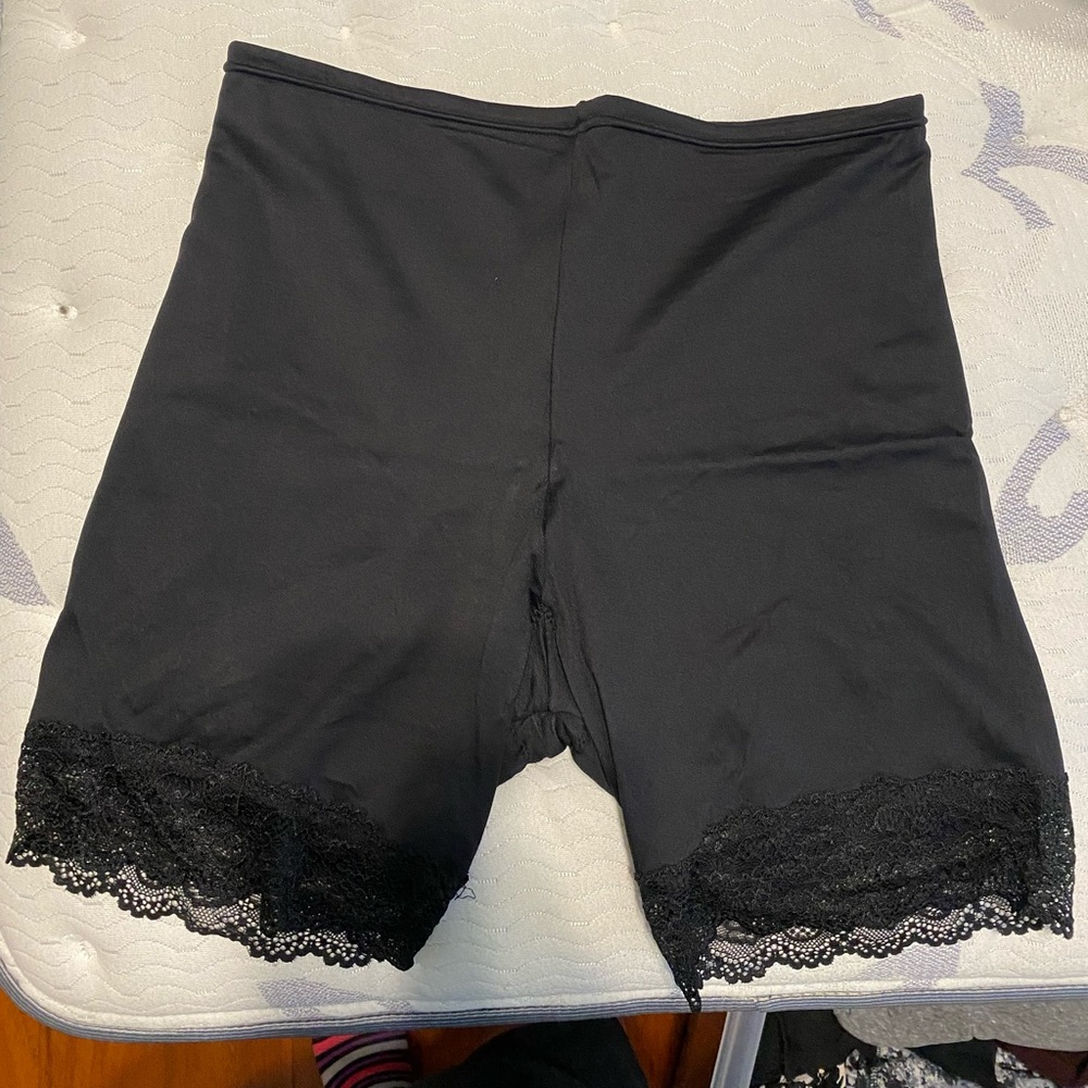 Maidenform Flexees Shapewear Shorts Black Plus Size XXL